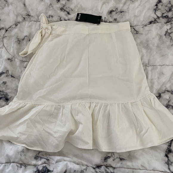 White Nasty Gal Wrap Skirt - Picture 2 of 5